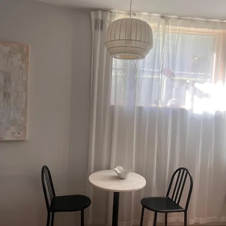 Brand New Flat, Big Bathroom And Garden Apartamento